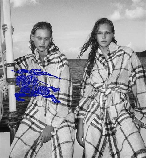 burberry 涂鸦|burberry uk summer 2023.